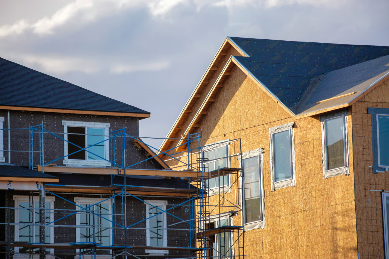 new home building with timber and steel framing